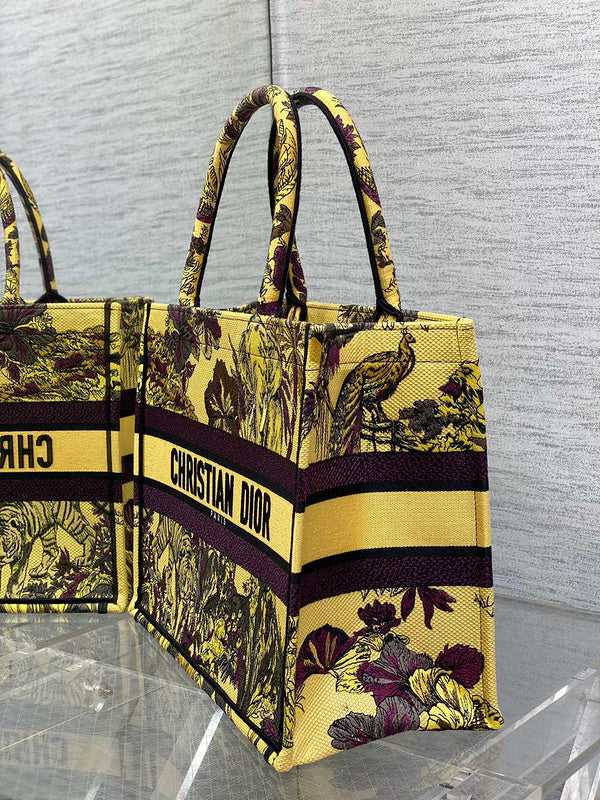 Dragons Bags Detail