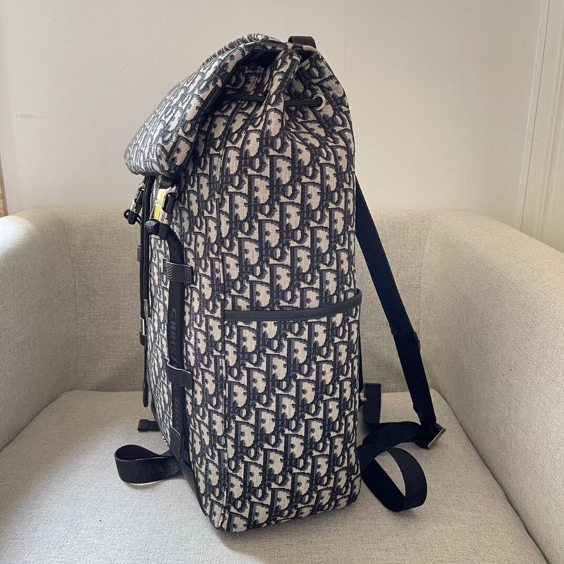 Dragons Bags Detail