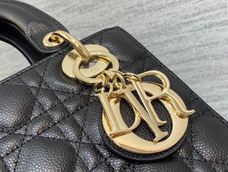 Dragons Bags Detail