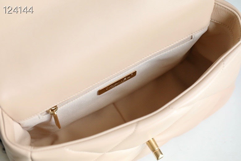 Dragons Bags Detail