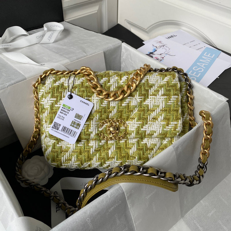 Dragons Bags Detail