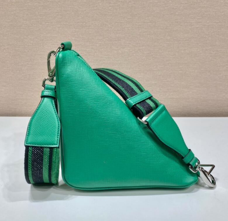 Dragons Bags Detail