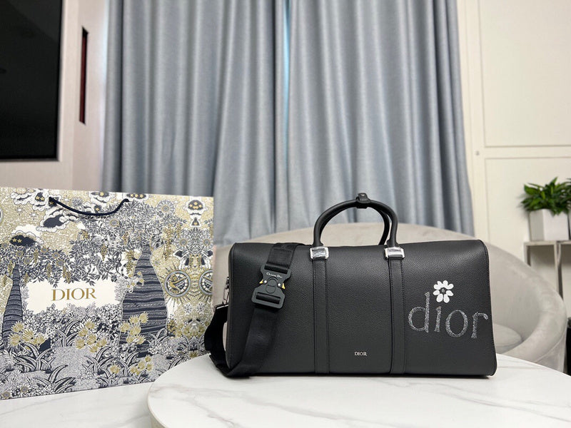 Dragons Bags Detail