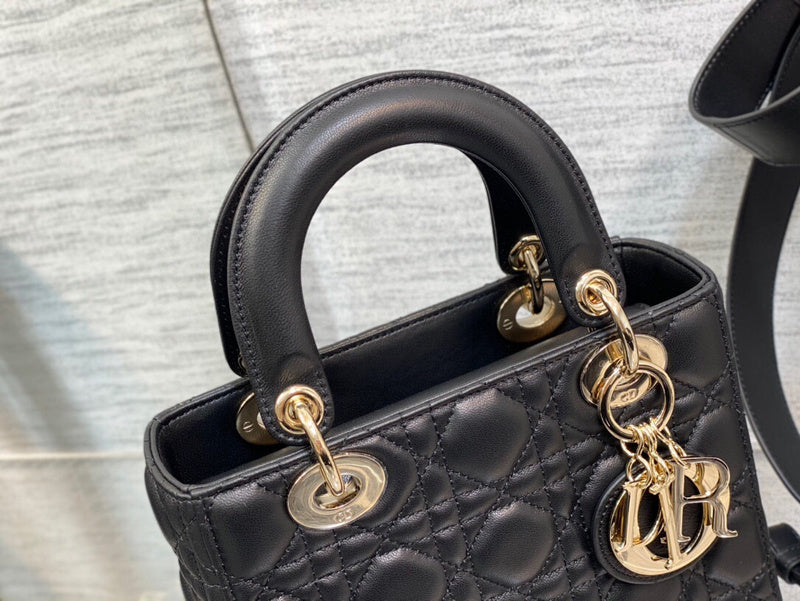 Dragons Bags Detail