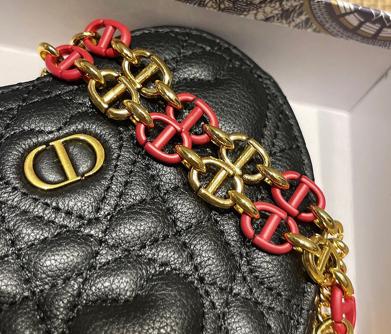 Dragons Bags Detail