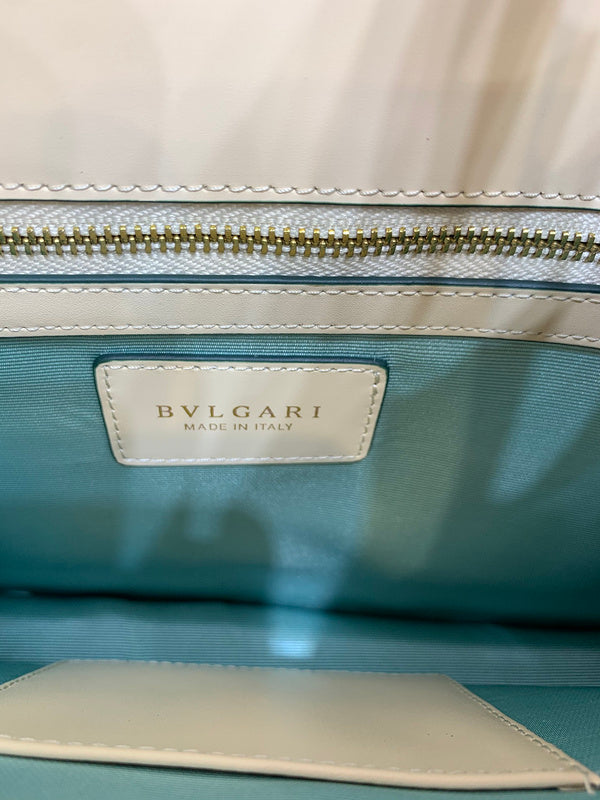 Dragons Bags Detail