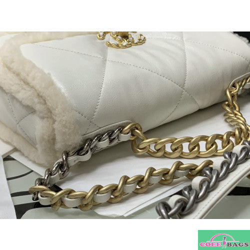 Dragons Bags Detail