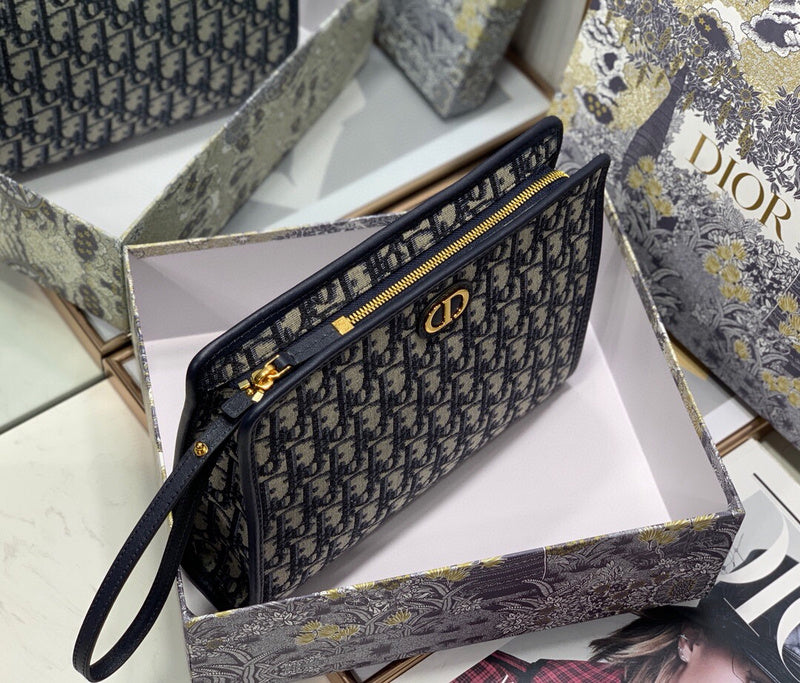 Dragons Bags Detail