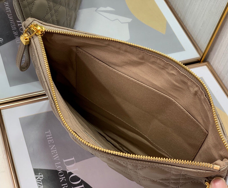 Dragons Bags Detail