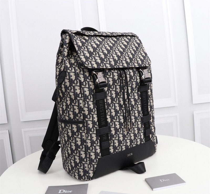 Dragons Bags Detail