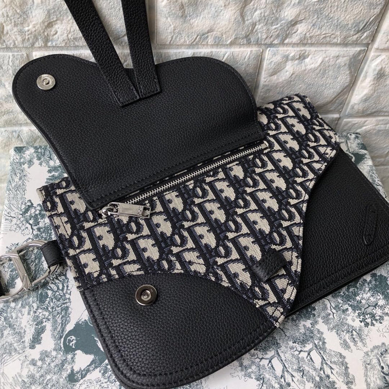 Dragons Bags Detail