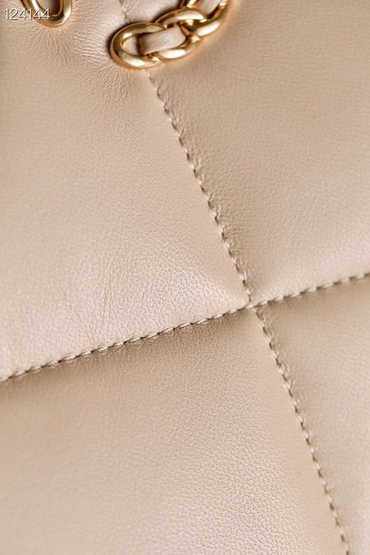 Dragons Bags Detail