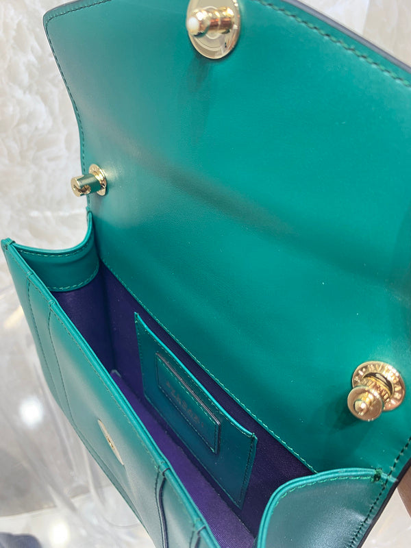 Dragons Bags Detail