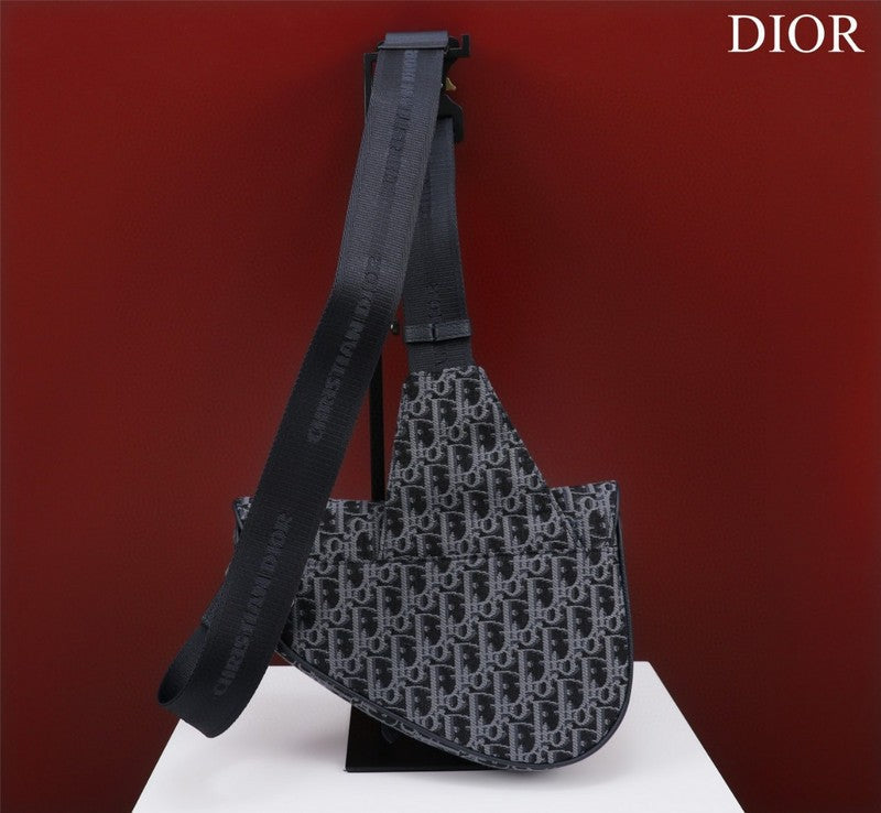 Dragons Bags Detail