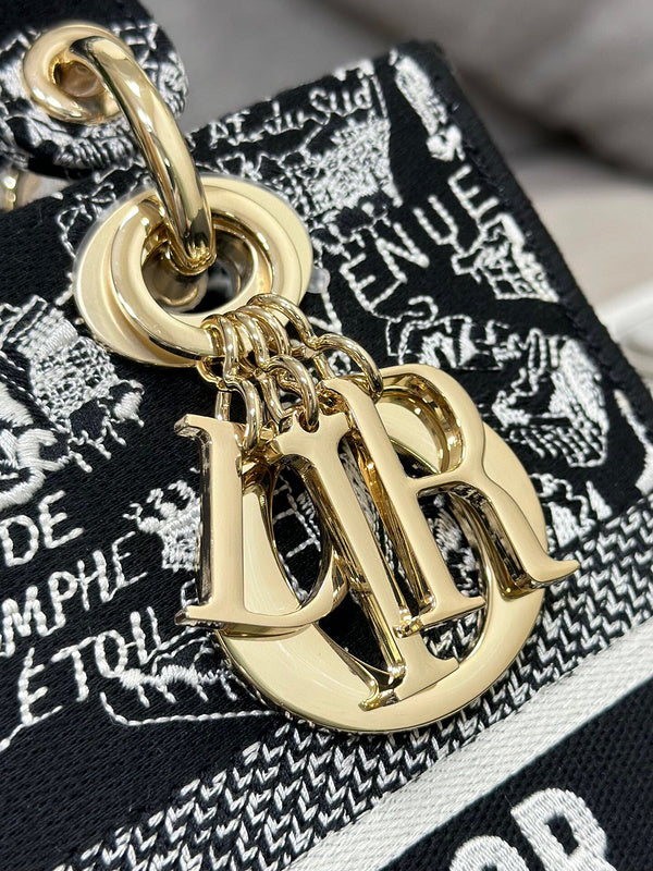 Dragons Bags Detail