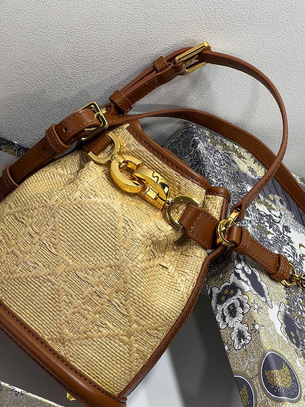 Dragons Bags Detail