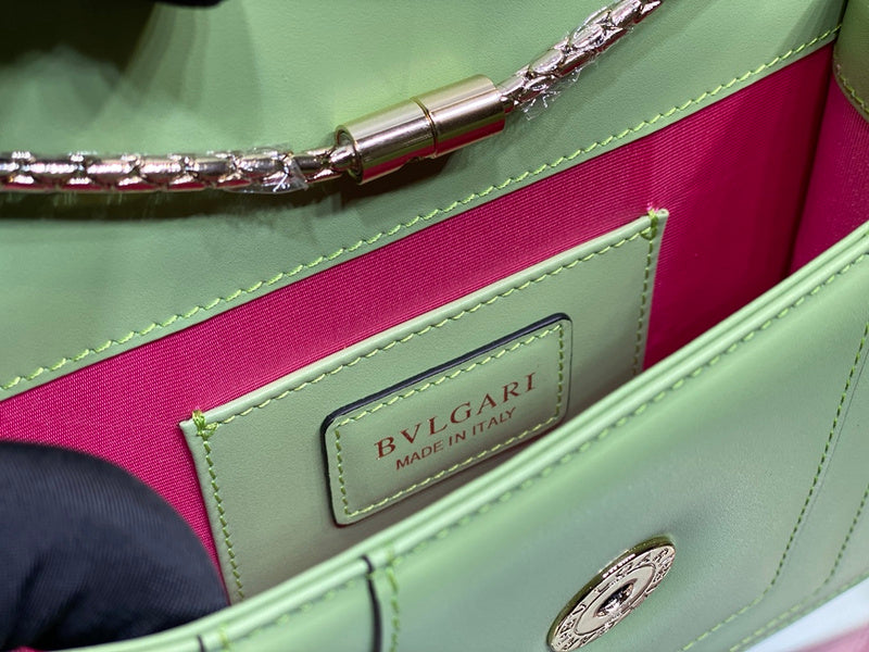 Dragons Bags Detail