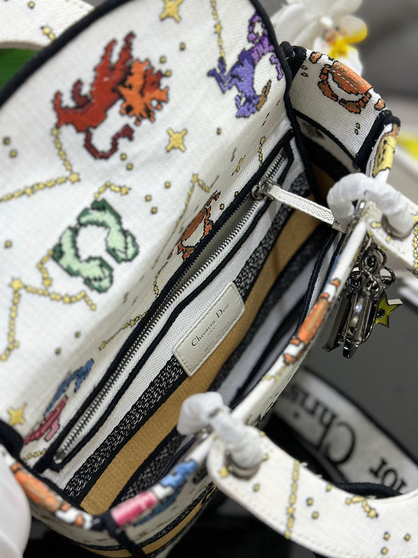 Dragons Bags Detail