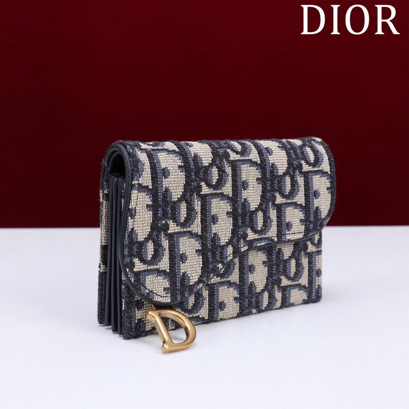 Dragons Bags Detail