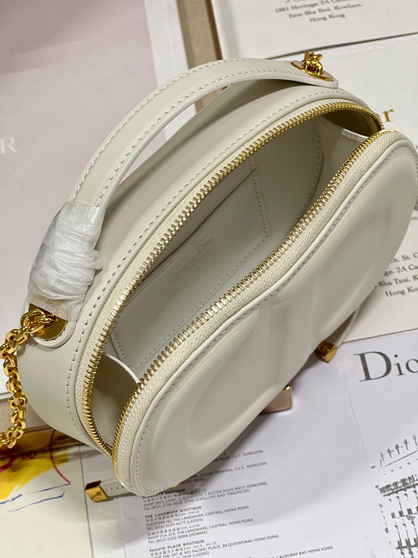 Dragons Bags Detail