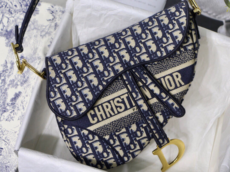 Dragons Bags Detail