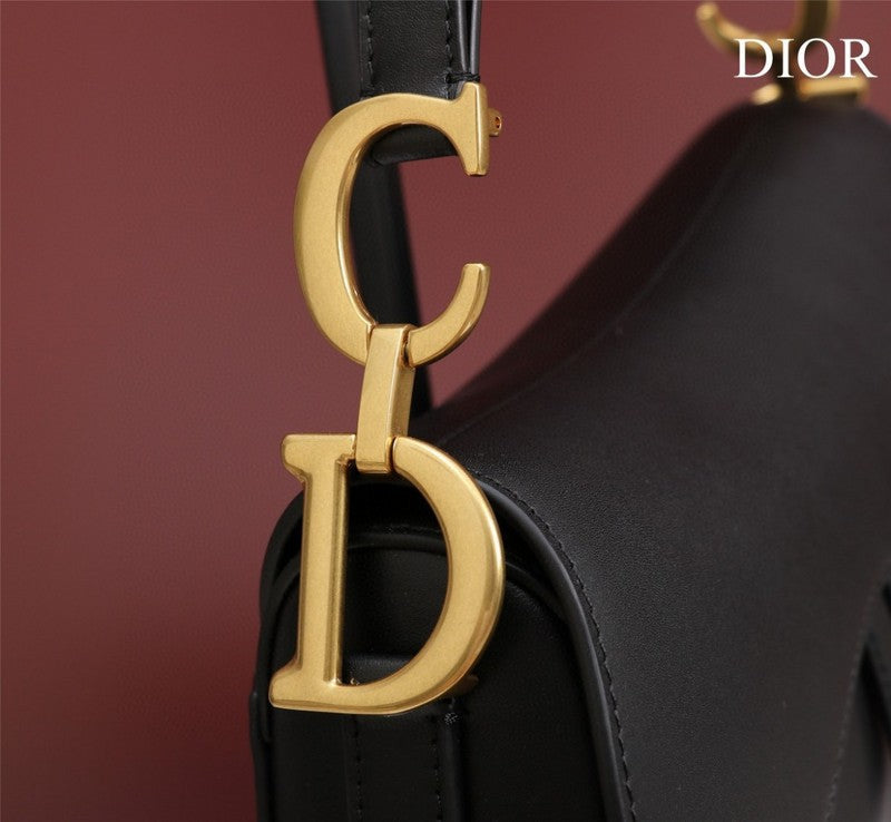 Dragons Bags Detail