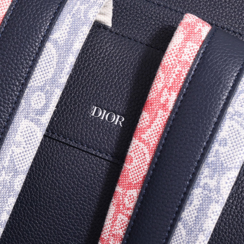 Dragons Bags Detail