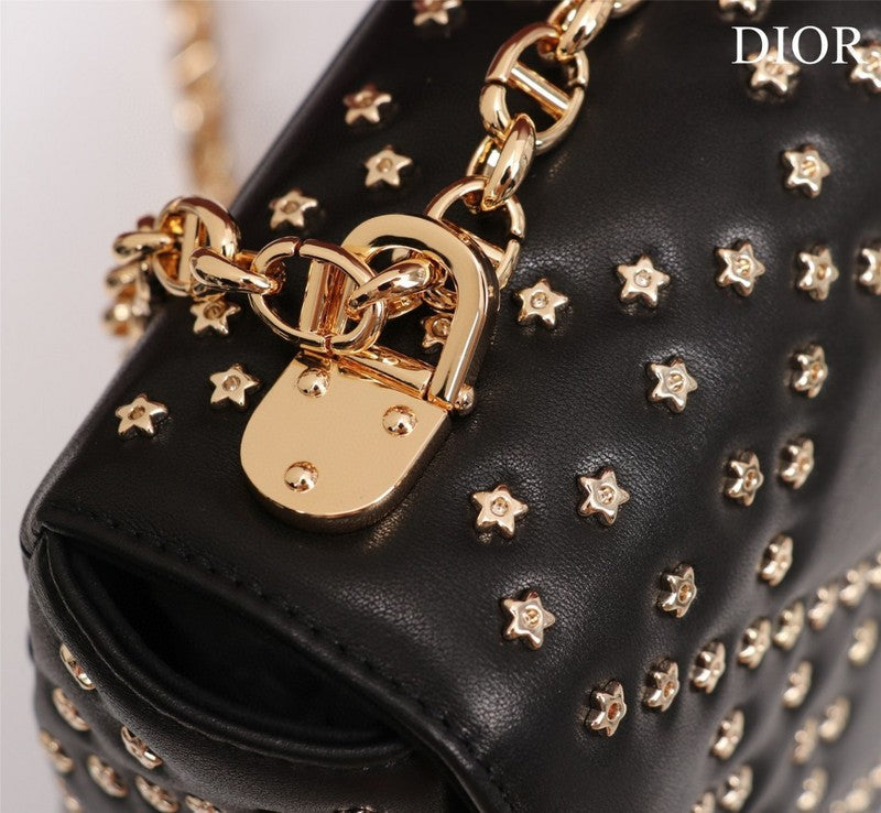 Dragons Bags Detail
