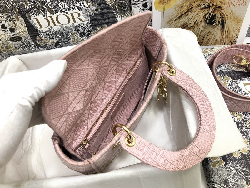 Dragons Bags Detail