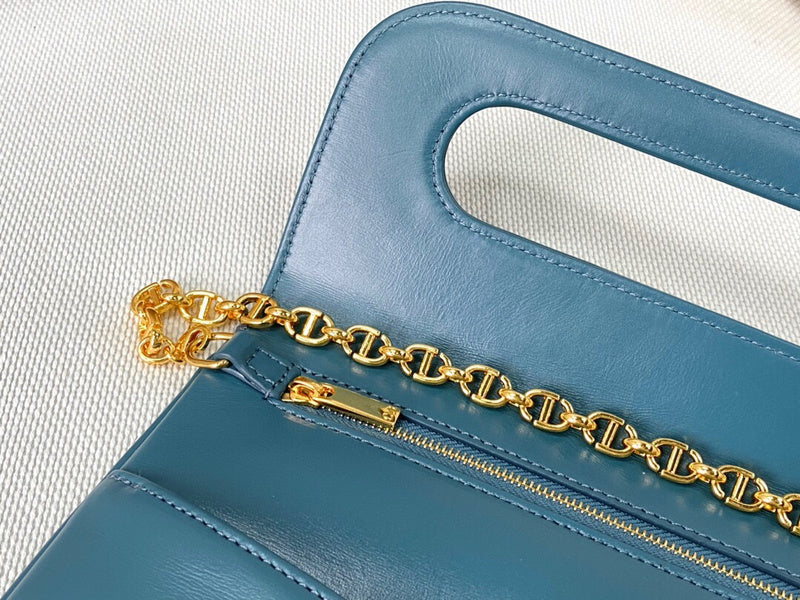 Dragons Bags Detail