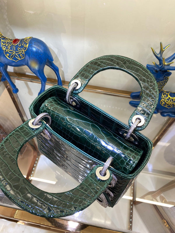 Dragons Bags Detail