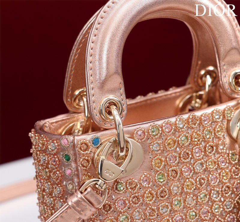 Dragons Bags Detail