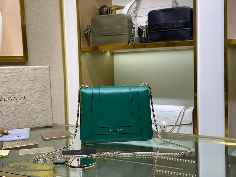 Dragons Bags Detail