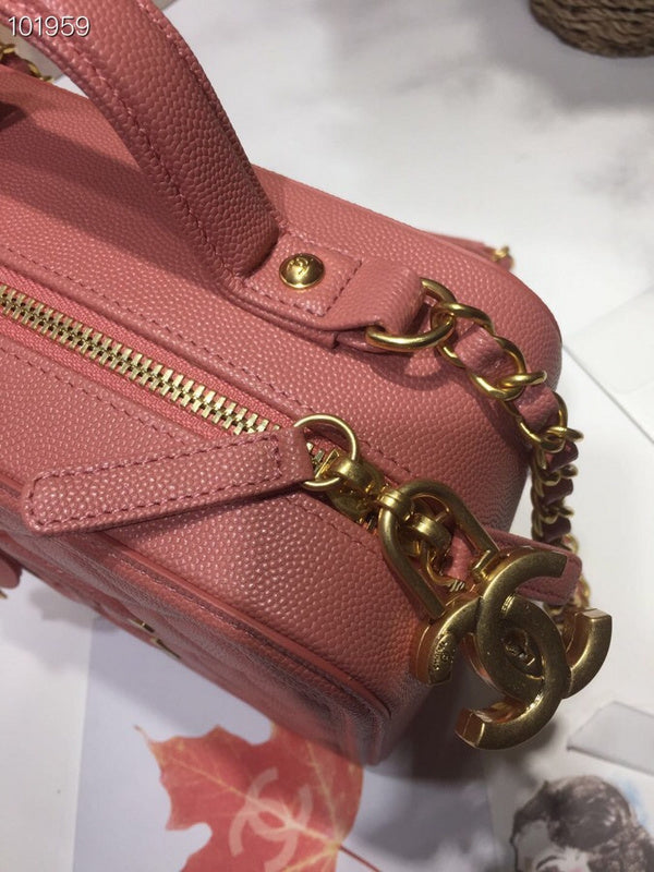Dragons Bags Detail