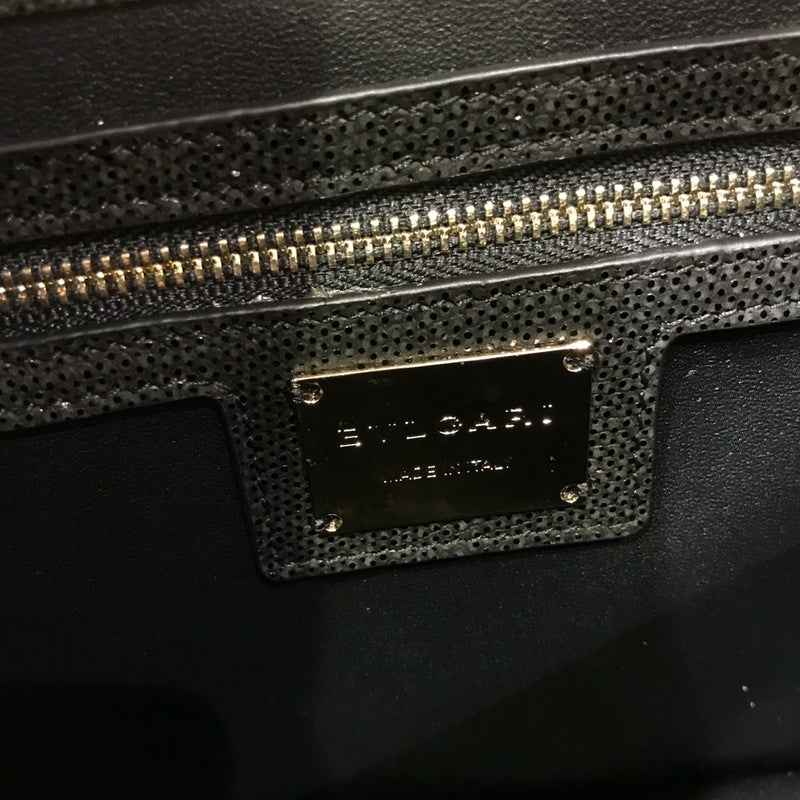 Dragons Bags Detail
