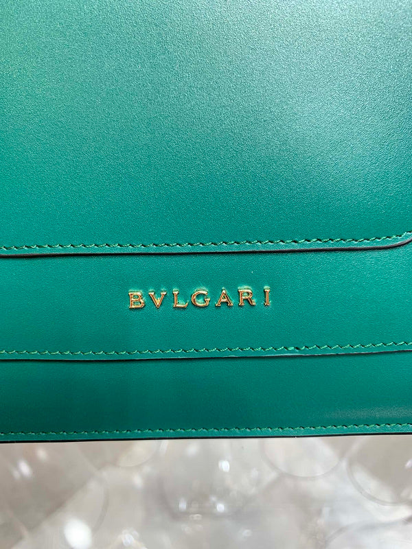 Dragons Bags Detail