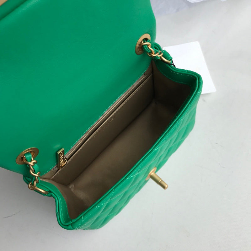 Dragons Bags Detail