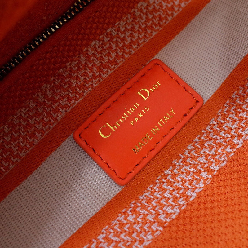 Dragons Bags Detail