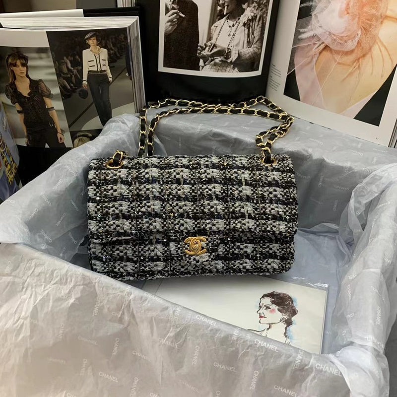 Dragons Bags Detail
