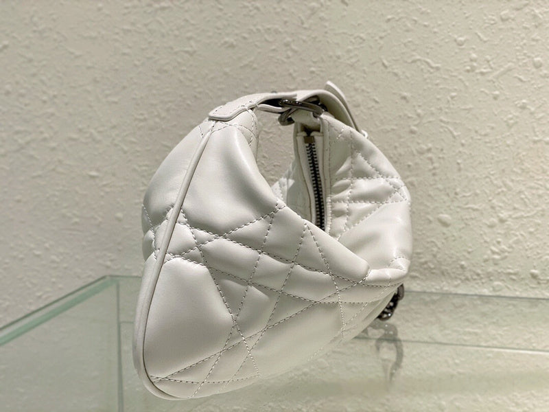 Dragons Bags Detail