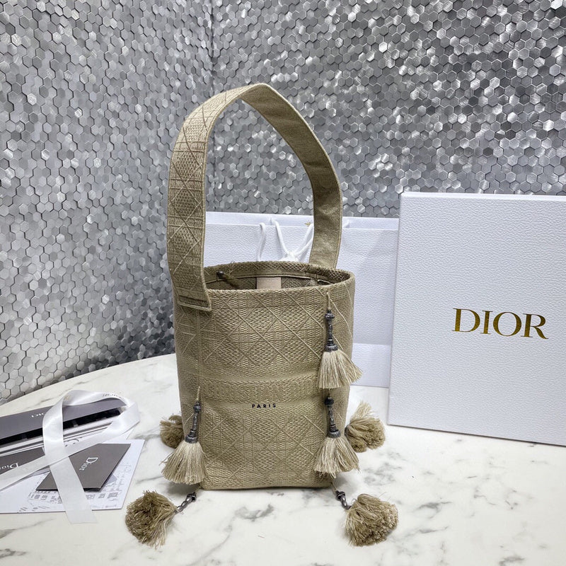 Dragons Bags Detail
