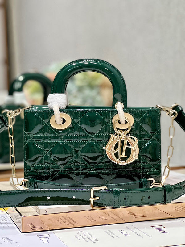 Dragons Bags Detail