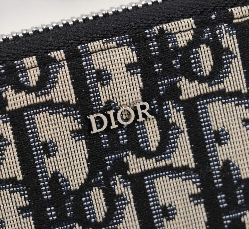 Dragons Bags Detail
