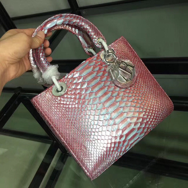 Dragons Bags Detail