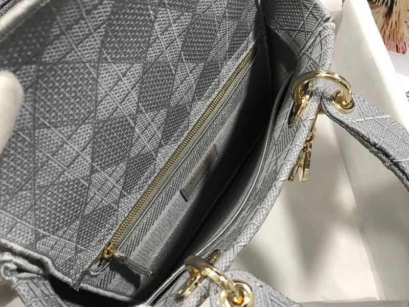 Dragons Bags Detail