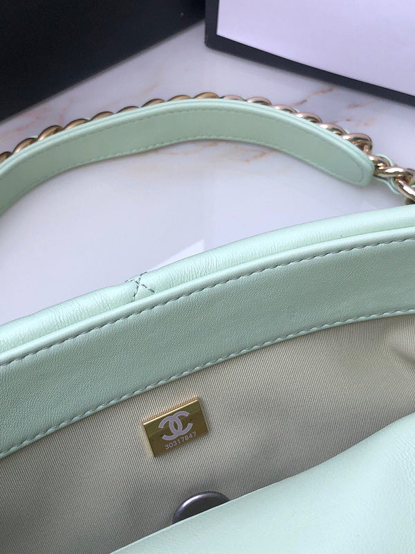 Dragons Bags Detail