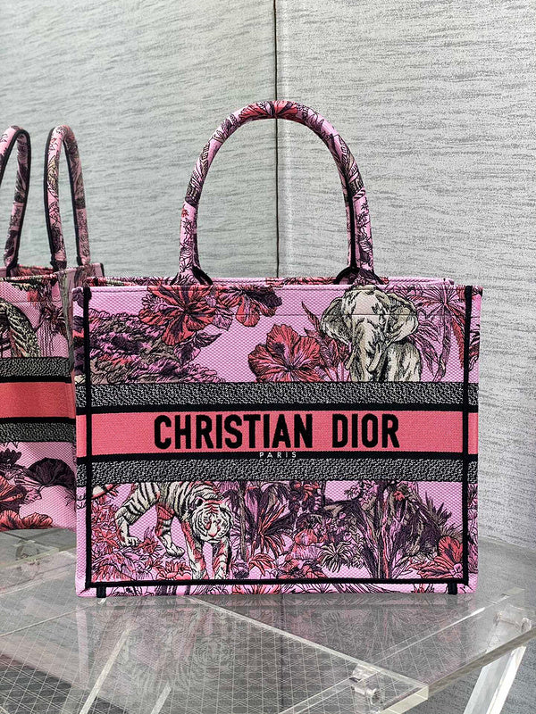 Dragons Bags Detail