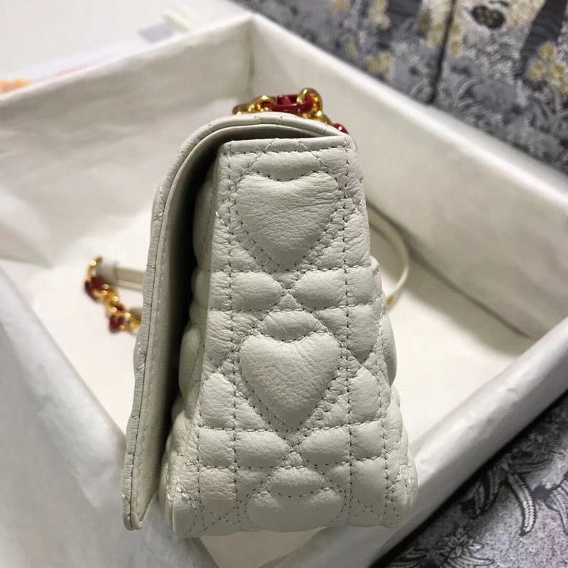 Dragons Bags Detail