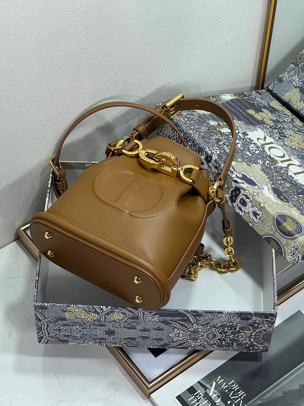 Dragons Bags Detail
