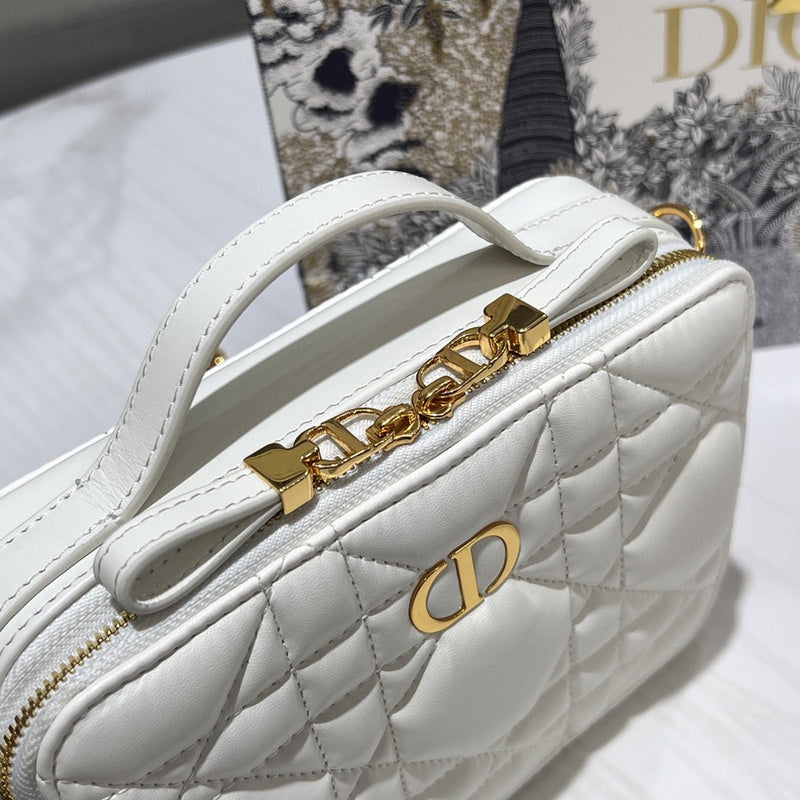 Dragons Bags Detail